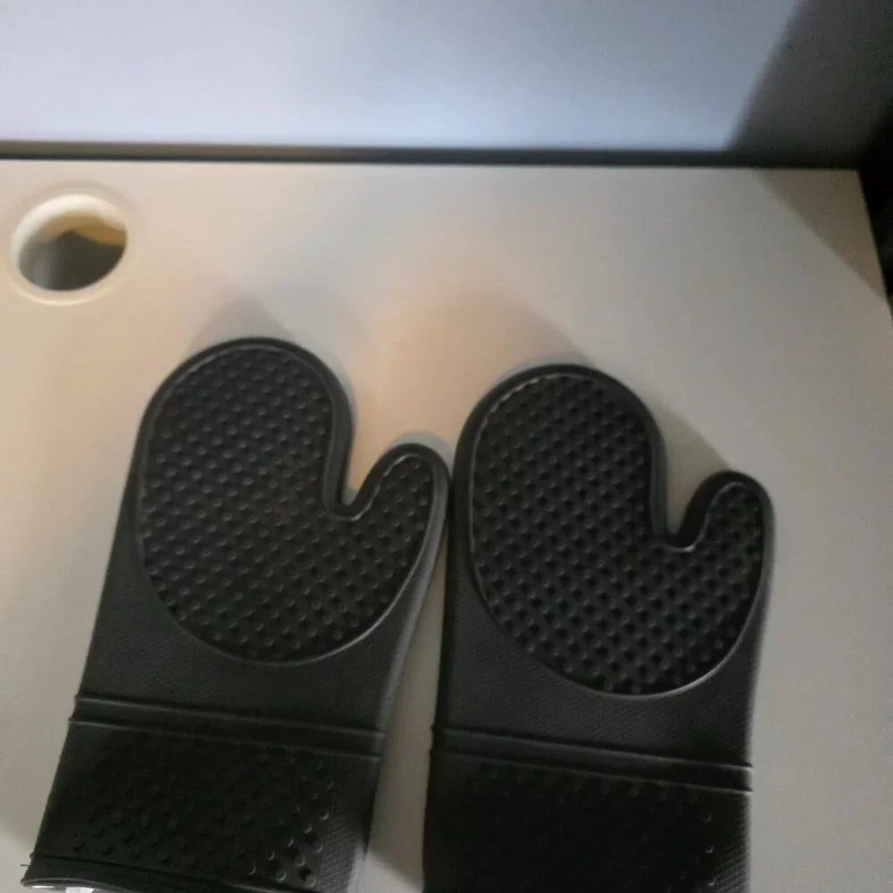 Pampered Chef Oven Mitts